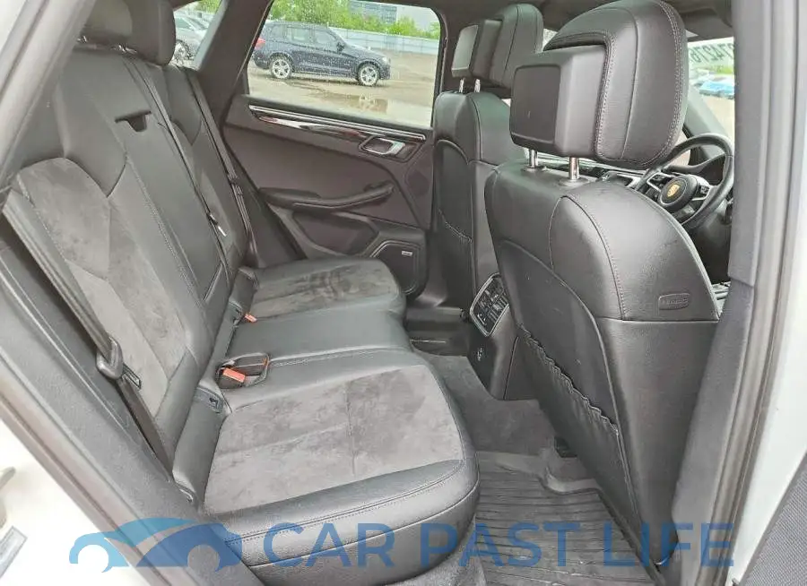 WP1AB2A52MLB35195# 11