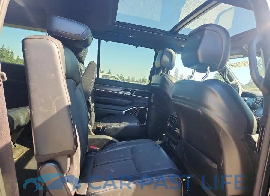 1C4SJSDP6RS163634# 11