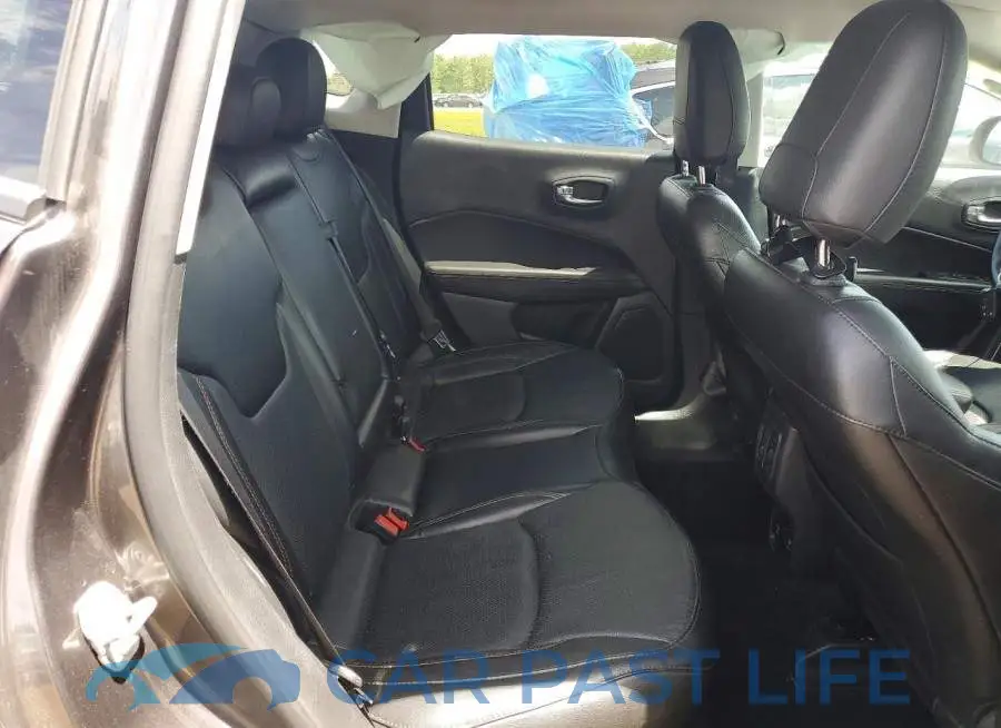 3C4NJDCB5LT227800# 11
