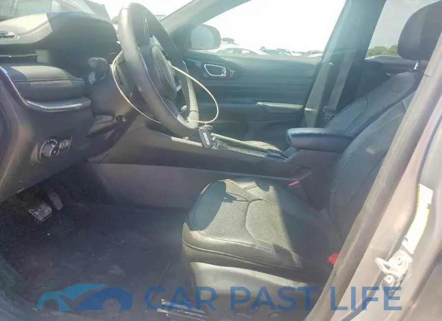 3C4NJDCN8PT551548# 7