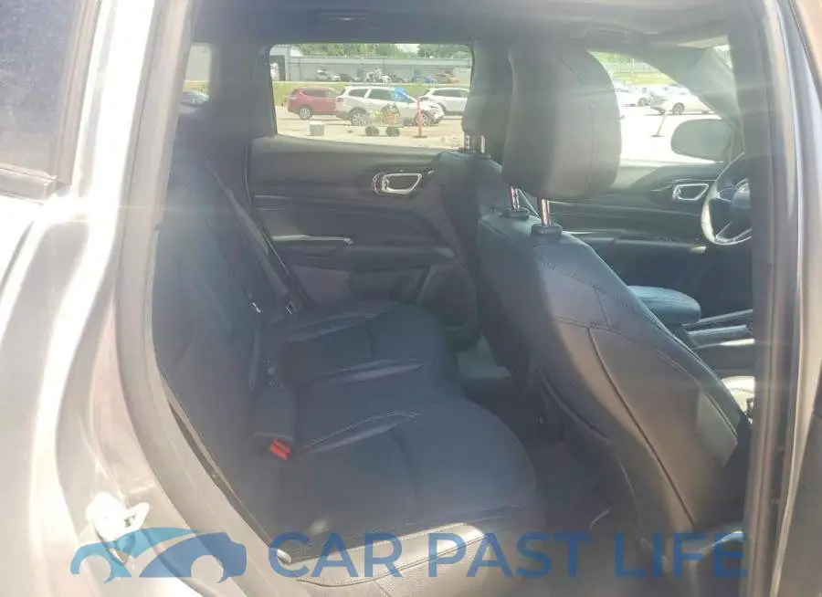3C4NJDCN8PT551548# 10