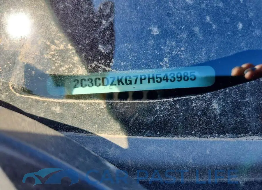 2C3CDZKG7PH543985# 12