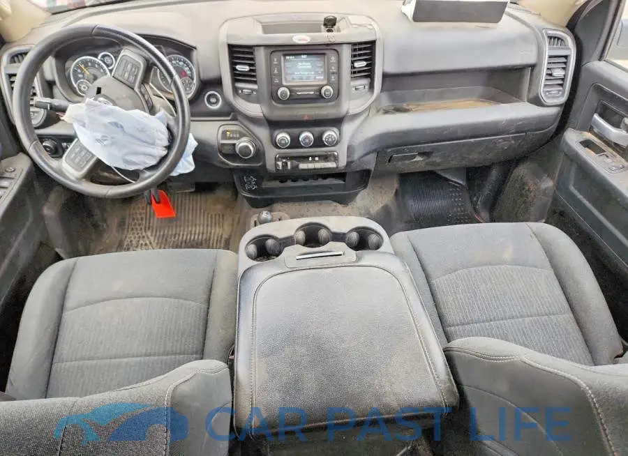 3C6UR5HJ4KG664549# 8