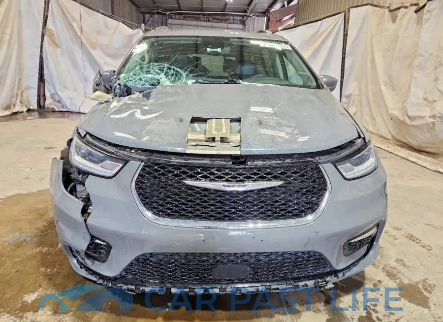 2C4RC1BG4NR218129# 5