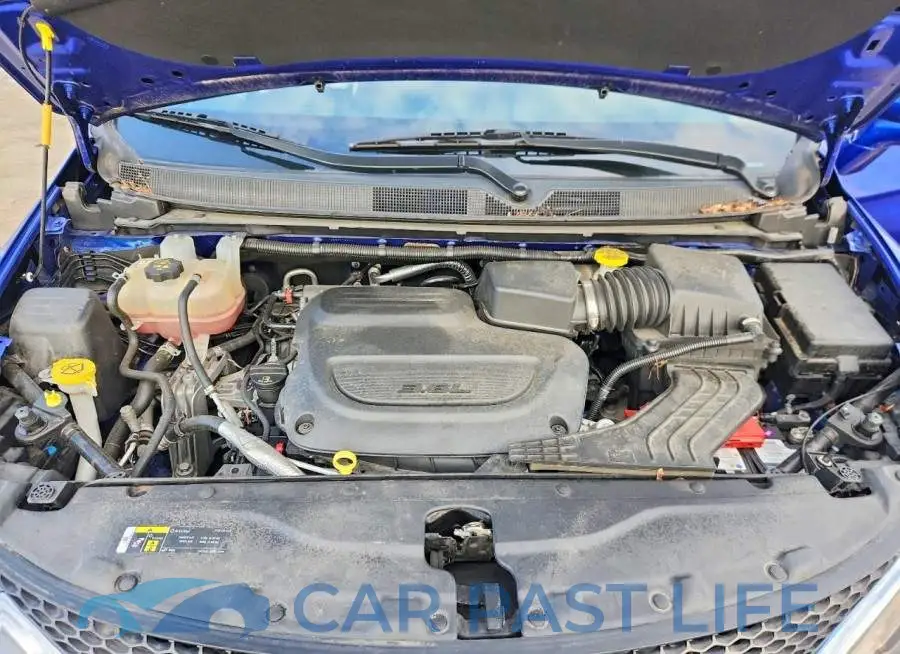 2C4RC1EG5KR686944# 12