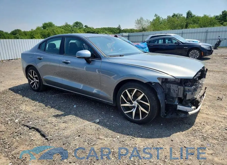 7JRA22TK3KG004305# 4