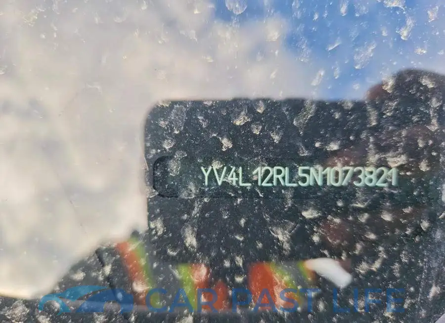 YV4L12RL5N1073821# 14