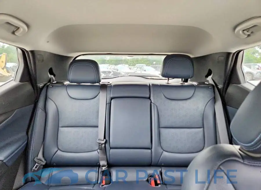 1G1FZ6S00P4205877# 10