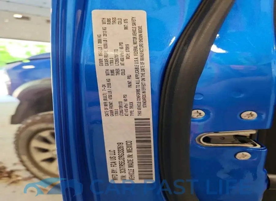 3C6TR5EJ2RG332619# 12