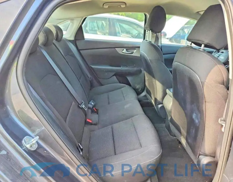 3KPF24AD6ME361209# 10