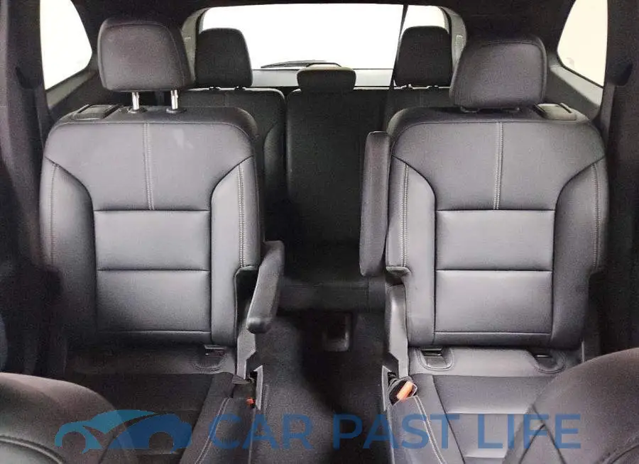 1GKENNKS2RJ200070# 10