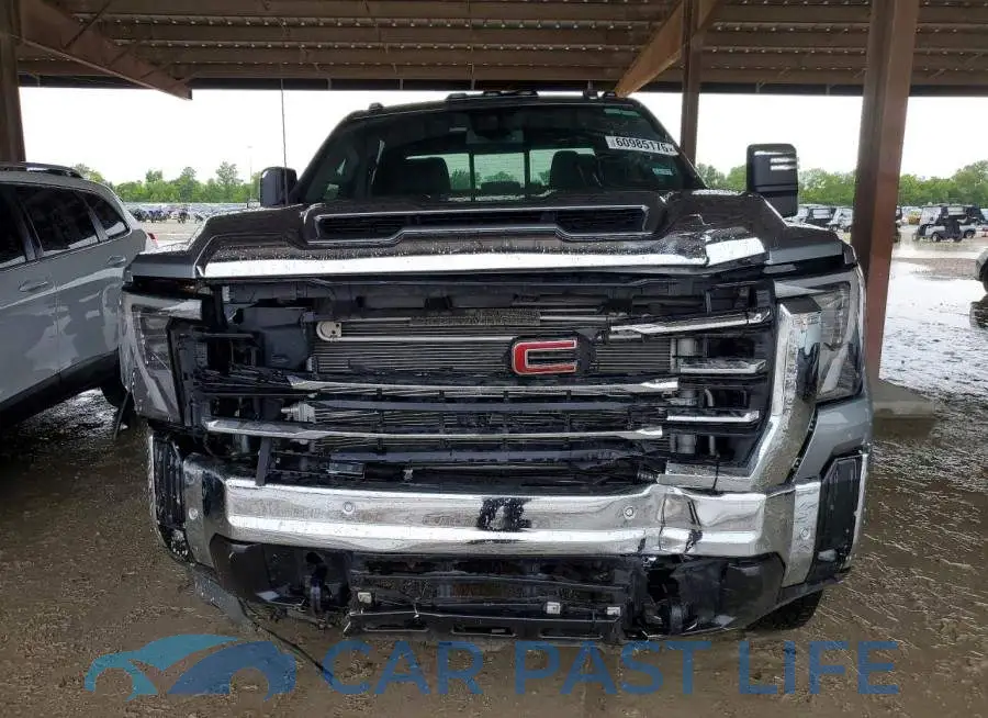1GT4UNEY4SF357201# 5