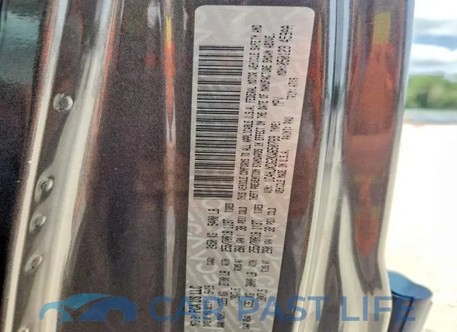 1C4HJXDG2KW650769# 13