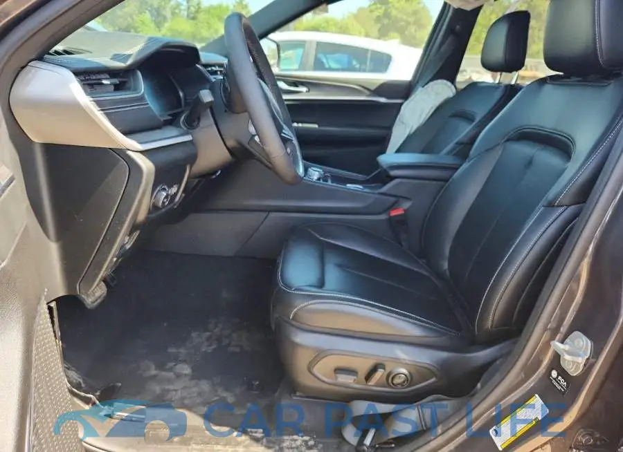 1C4RJHBG6S8747779# 7