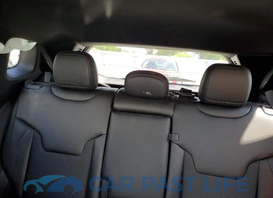 3C4NJDBN8RT581802# 10