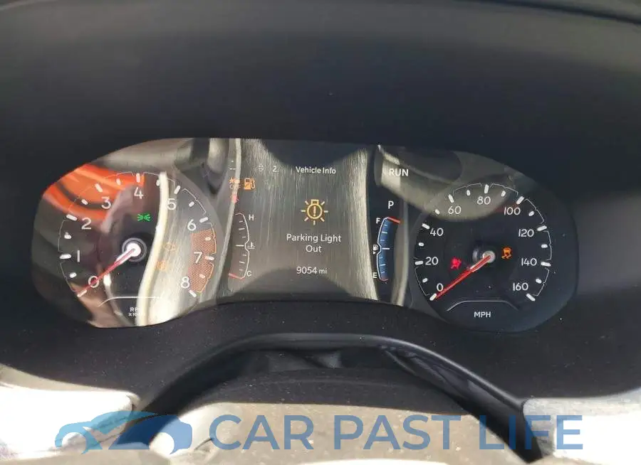 3C4NJDBN8RT581802# 9