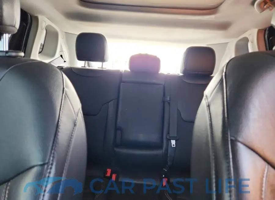 3C4NJDCB7NT232208# 10