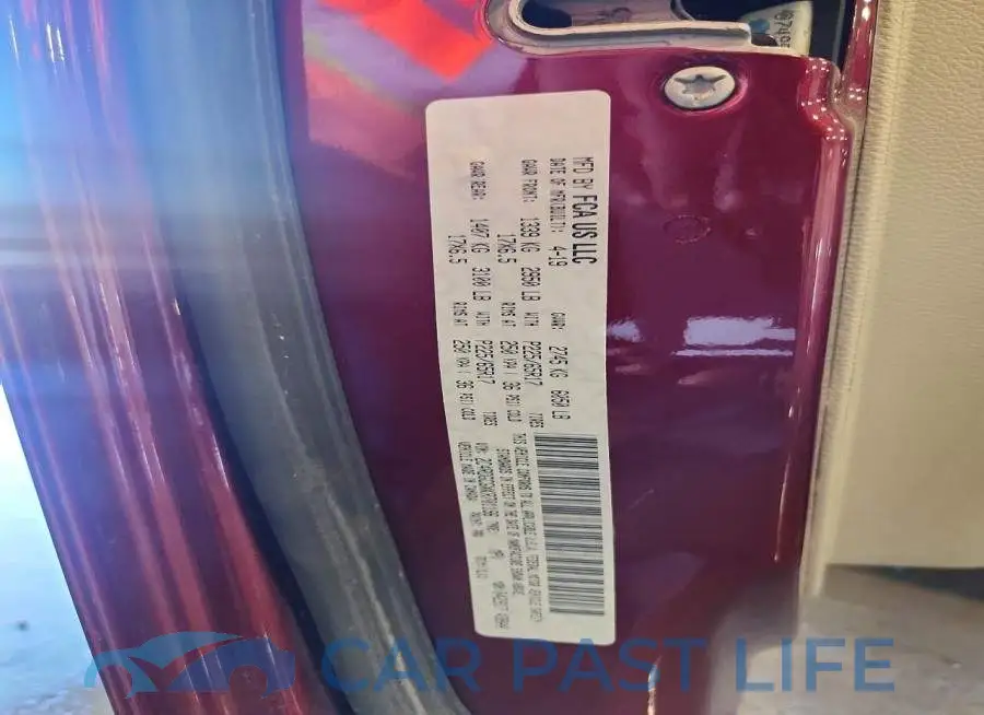 2C4RDGCGXKR701196# 14
