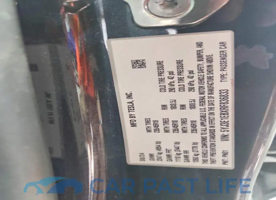 5YJ3E1EBXRF836833# 14