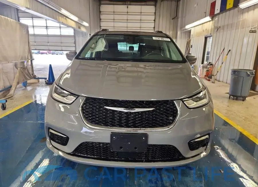 2C4RC1BG0NR167843# 5