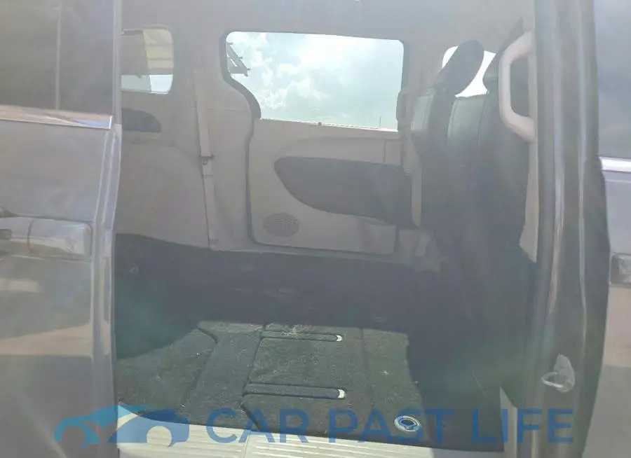 2C4RC1BG6NR170147# 11
