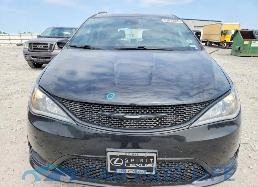 2C4RC1EG9KR702286# 5
