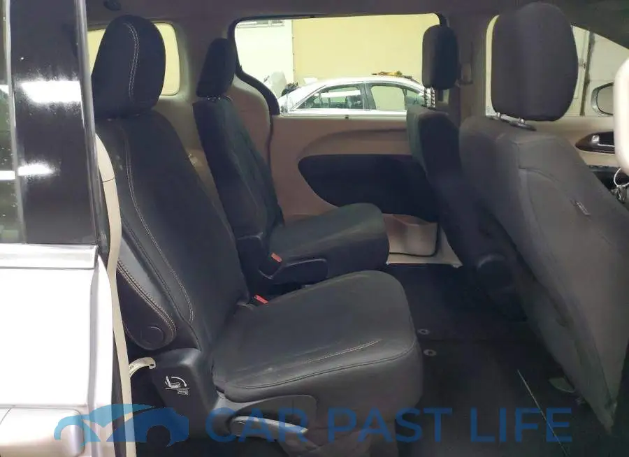 2C4RC1FG7JR125903# 11