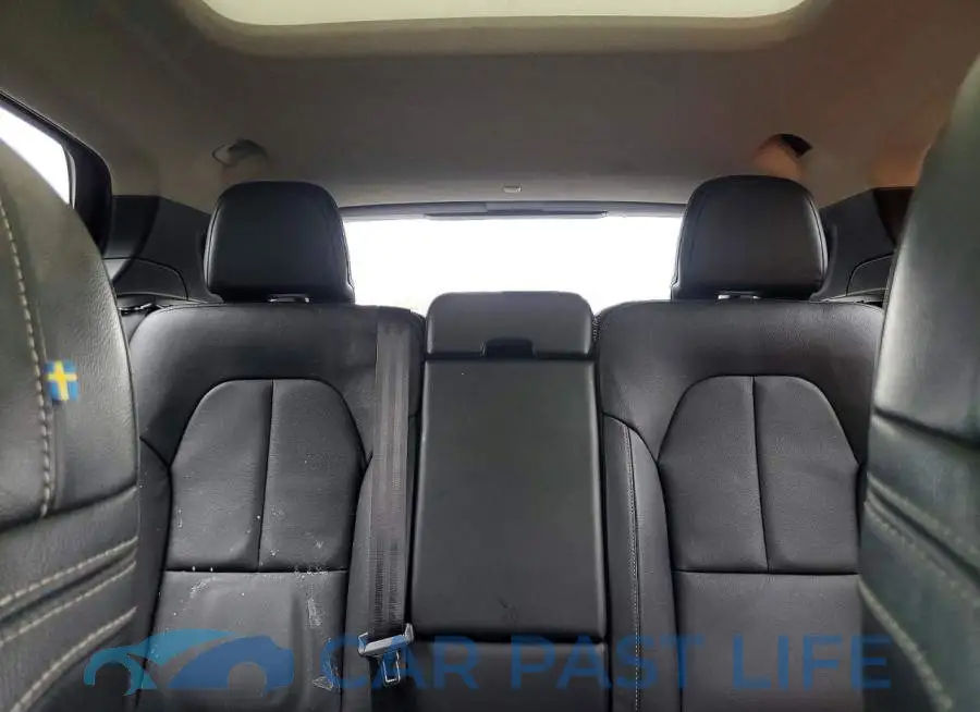 YV4162UK7K2083828# 10