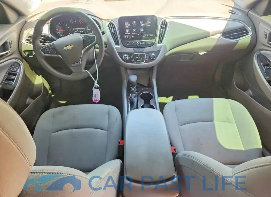 1G1ZB5ST2RF117250# 8