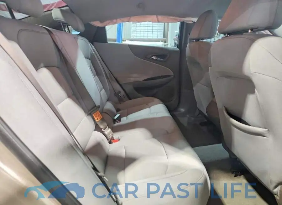 1G1ZB5ST9SF102606# 10