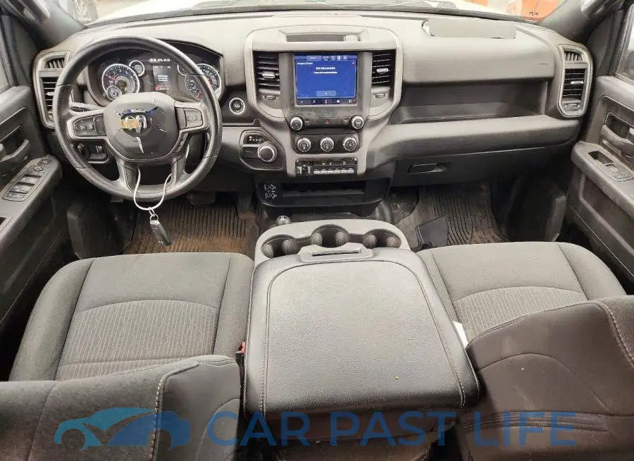 3C6UR5CJ3RG125695# 8
