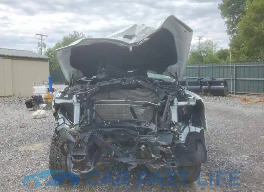 3C6UR5CJ9RG153243# 5