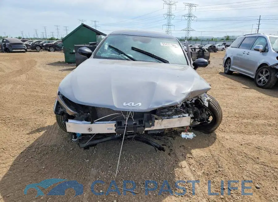 KNAG64J70T5415212# 5