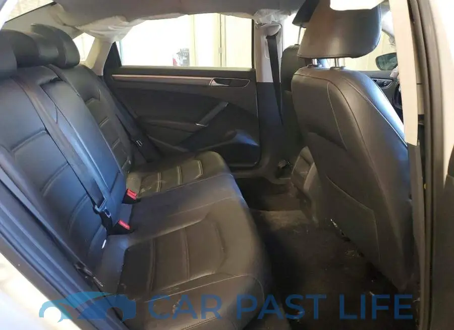 1VWDT7A36HC003633# 10