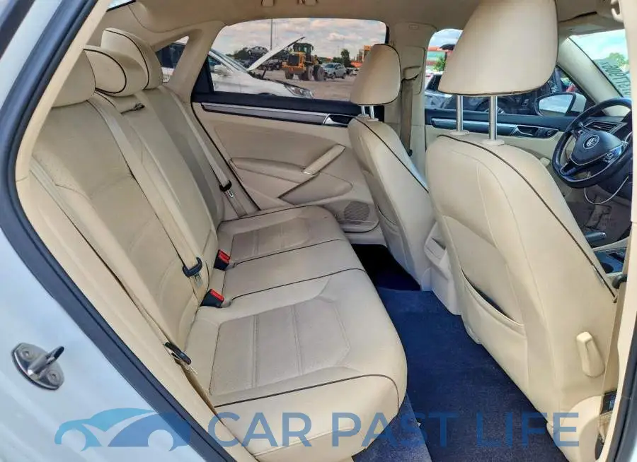 1VWDT7A38HC021728# 10
