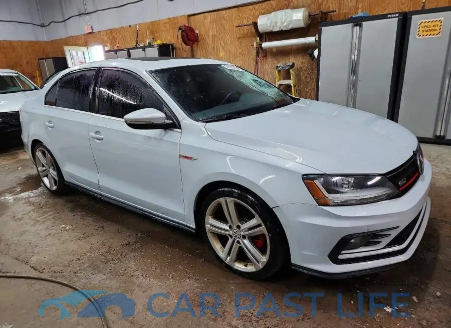 3VW4T7AJ8HM311822# 4