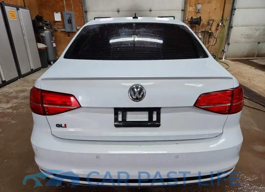 3VW4T7AJ8HM311822# 6
