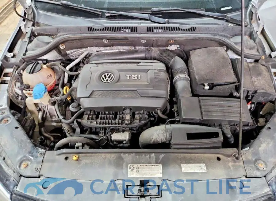 3VW4T7AJ8HM311822# 11