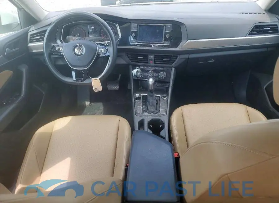 3VWCB7BU8LM070537# 8