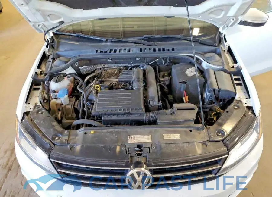 3VWDB7AJ4HM237740# 11