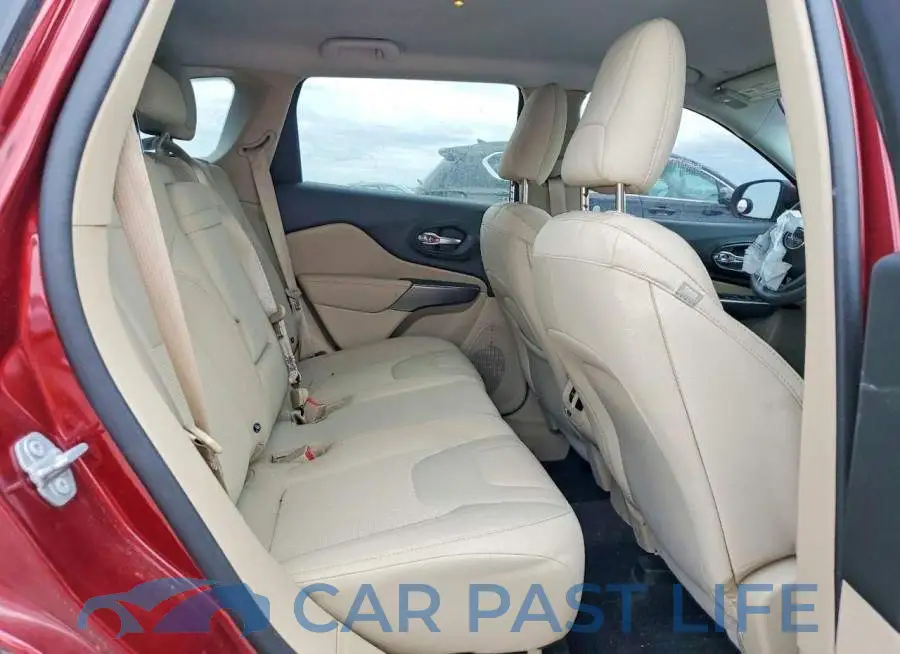 1C4PJLCB9KD206374# 10