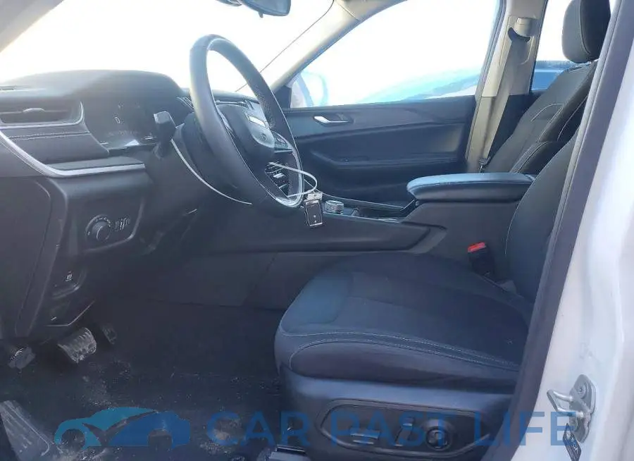1C4RJKAG6P8821160# 7