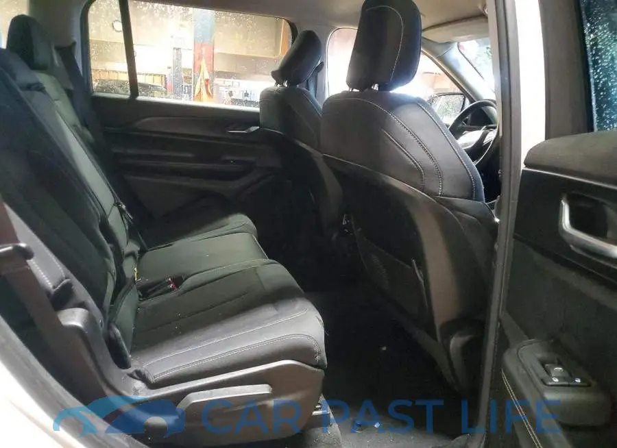 1C4RJKAG6P8821160# 11