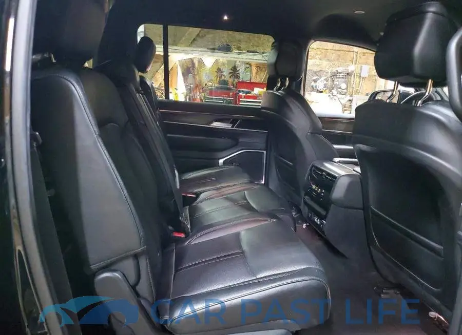 1C4SJSDP3RS181590# 11