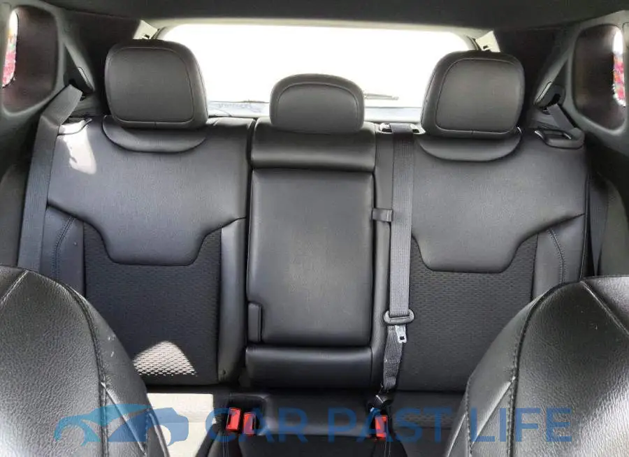 3C4NJDBN4ST571158# 10