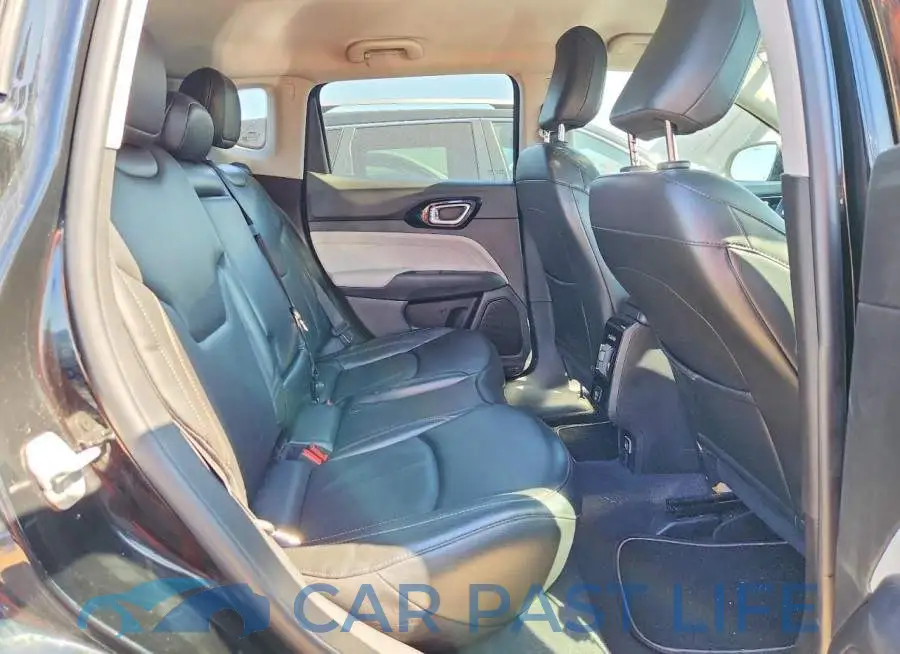 3C4NJDCB8NT165330# 10