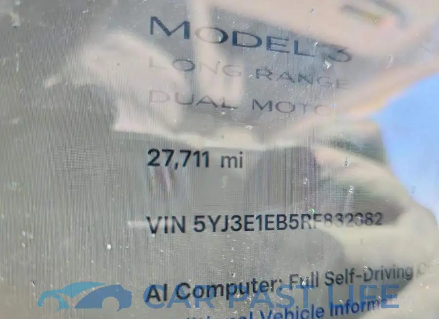 5YJ3E1EB5RF832382# 9