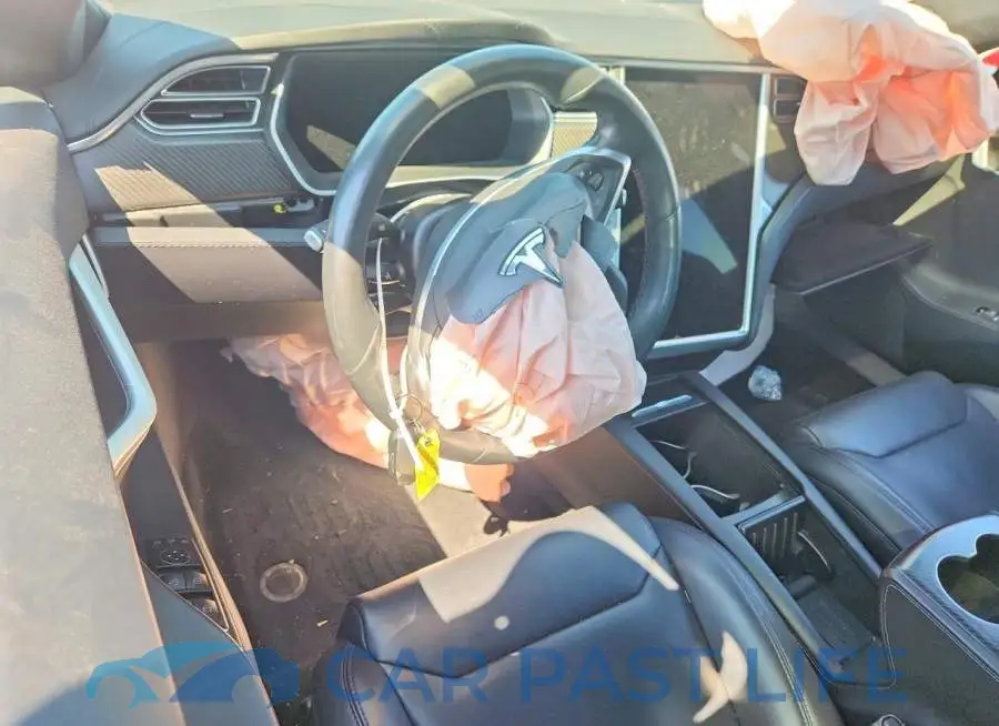 5YJSA1E44HF229625# 8