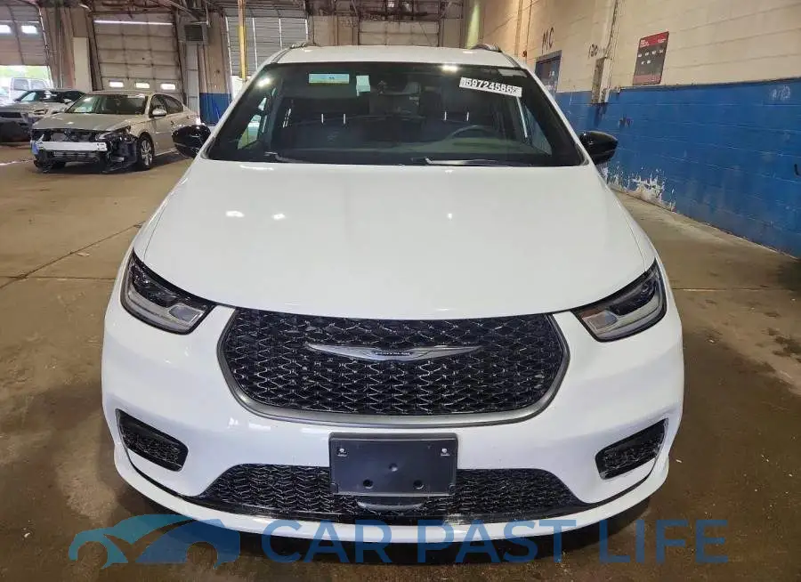 2C4RC1BG8TR267511# 5
