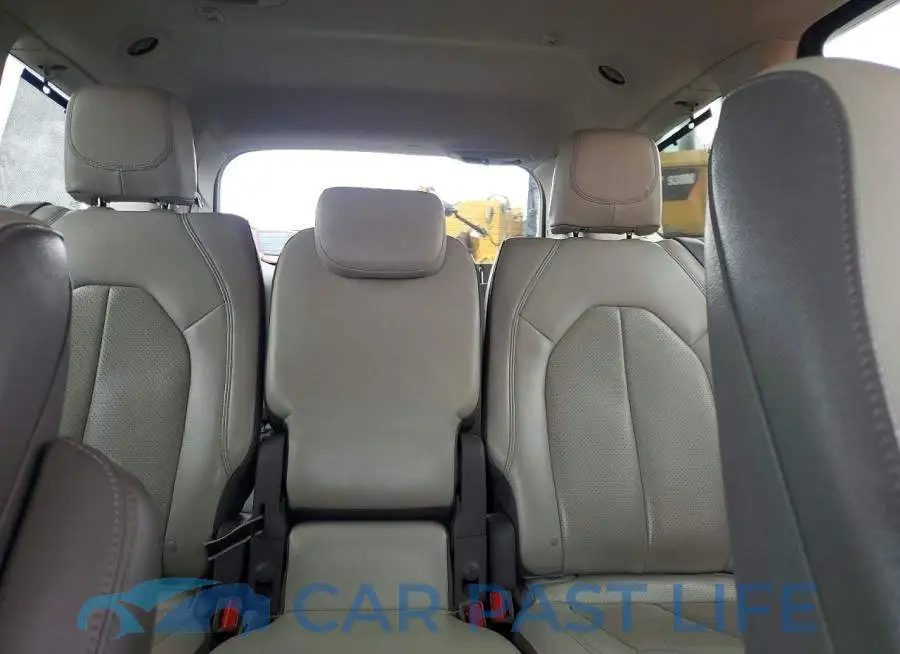 2C4RC1EG6JR127319# 10